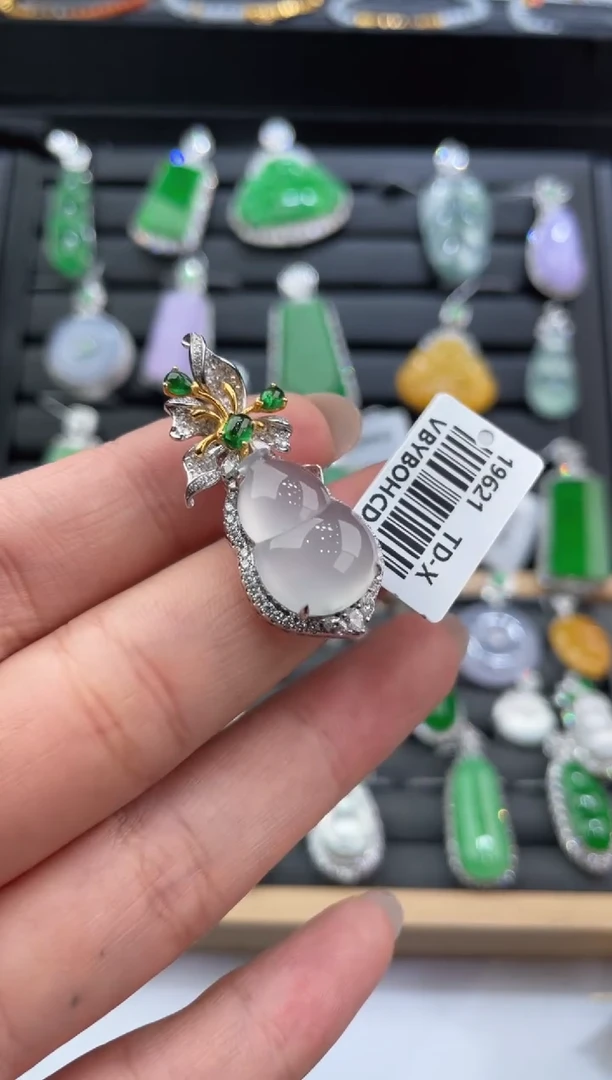 18K金镶嵌挂件翡翠ZHG01124-20