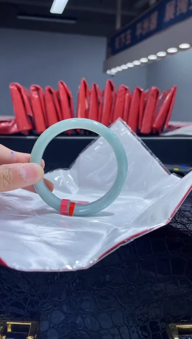 未镶嵌手镯翡翠3