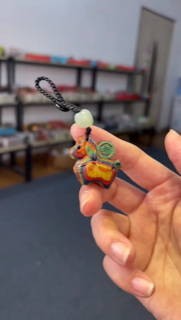 颈饰未镶嵌和田玉（青玉）彩虹和田玉【马到成功】