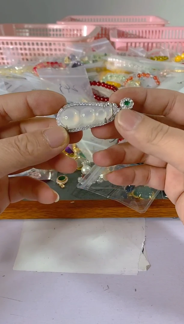 【闪购商品】水晶颈饰银S925镶嵌902红宝，蓝宝，多样性发一件赠链