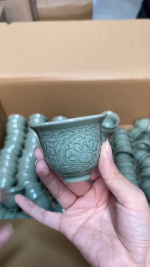 陶瓷老观塘 秘色牡丹纹铃铛杯 全品