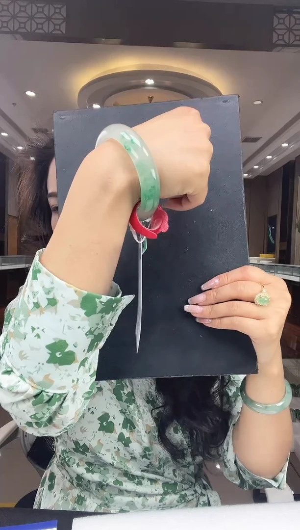 石英质玉手镯未镶嵌57-58