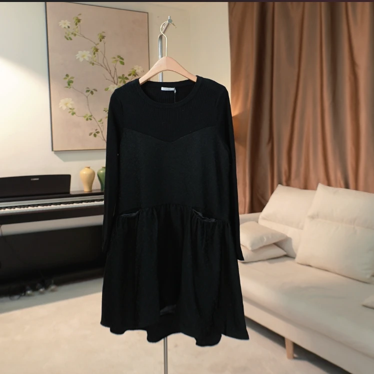 G095 经典黑色中长款绵羊毛针织拼接连衣裙女 432H22