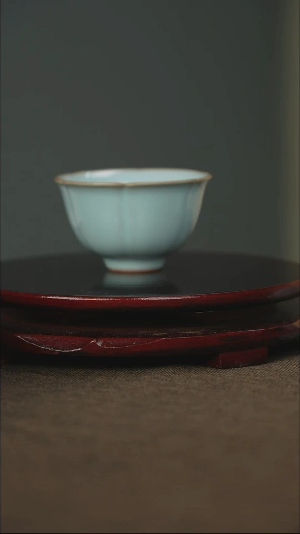 花口杯 带底款 单只 颜色随机