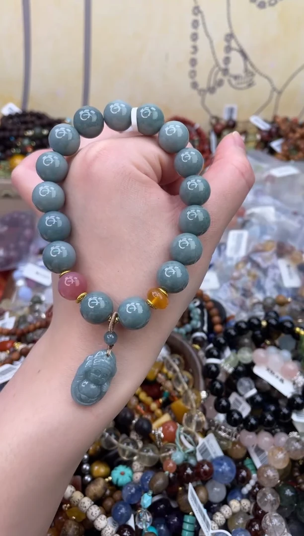 未镶嵌翡翠手饰469