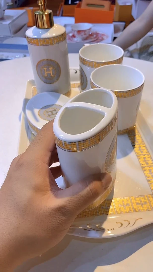 杯鸿辉家品牌瓷器，京东包邮！