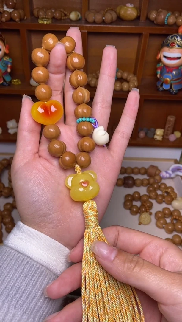 手串猴头核桃全品屁桃➕爱心熊头猫爪卡环黄流苏手持【新号补贴款】