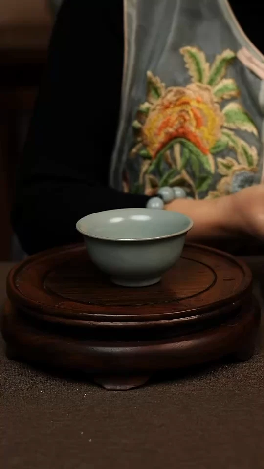瓷片成*板仿古天青压手杯90ml 微瑕 不带礼盒