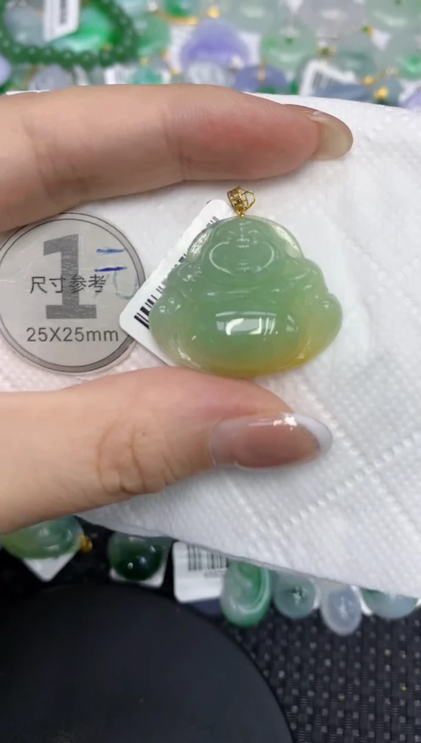 颈饰18K金镶嵌翡翠111111111
