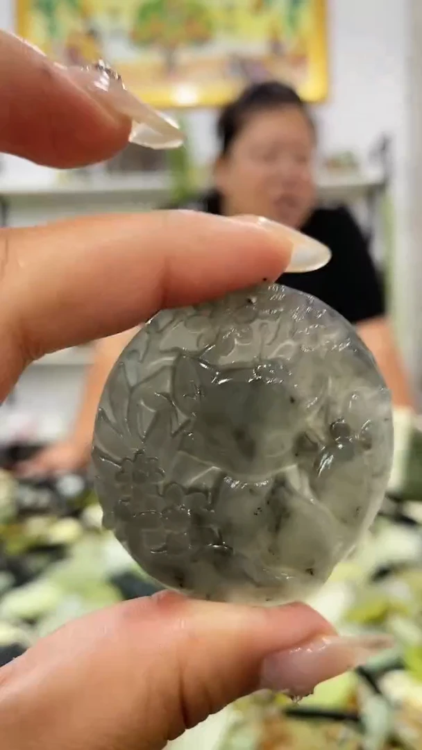 岫玉未镶嵌吊坠