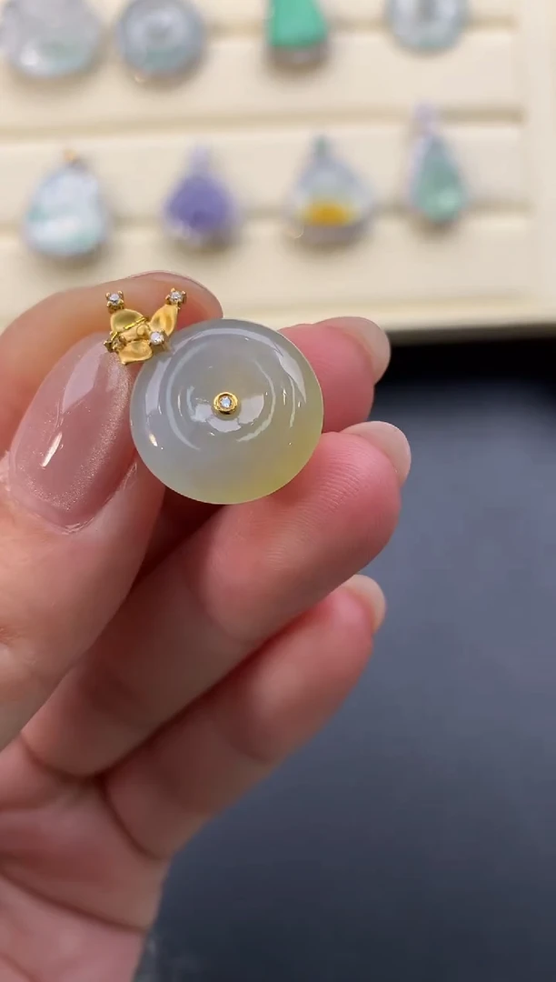 【闪购商品】翡翠颈饰18K金镶嵌D610