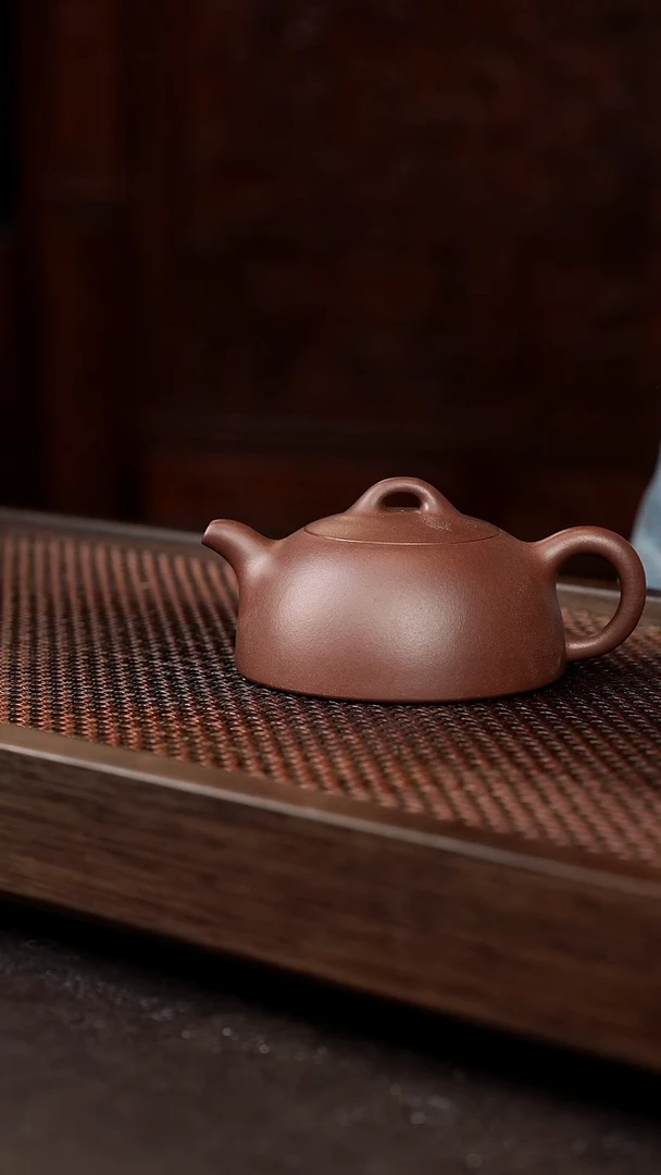 茶壶紫砂底槽清半月【带矿标证书】