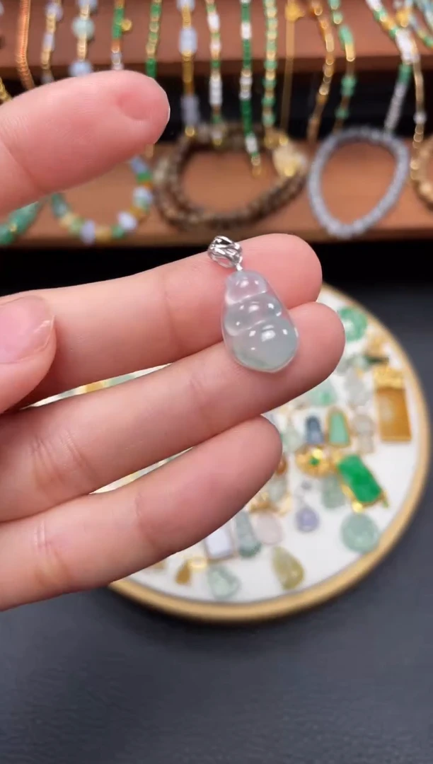 【闪购商品】翡翠吊坠(不含链)18K金镶嵌一个 JK105