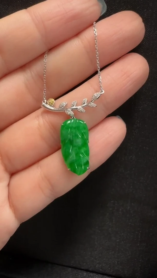 【闪购商品】翡翠套链18K金镶嵌125叶子一条