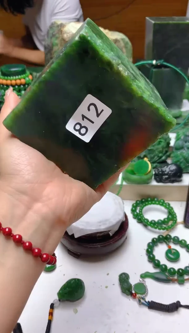 未镶嵌和田玉（碧玉）珠宝半成品1