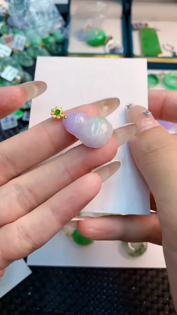 翡翠未镶嵌吊坠(不含链)1