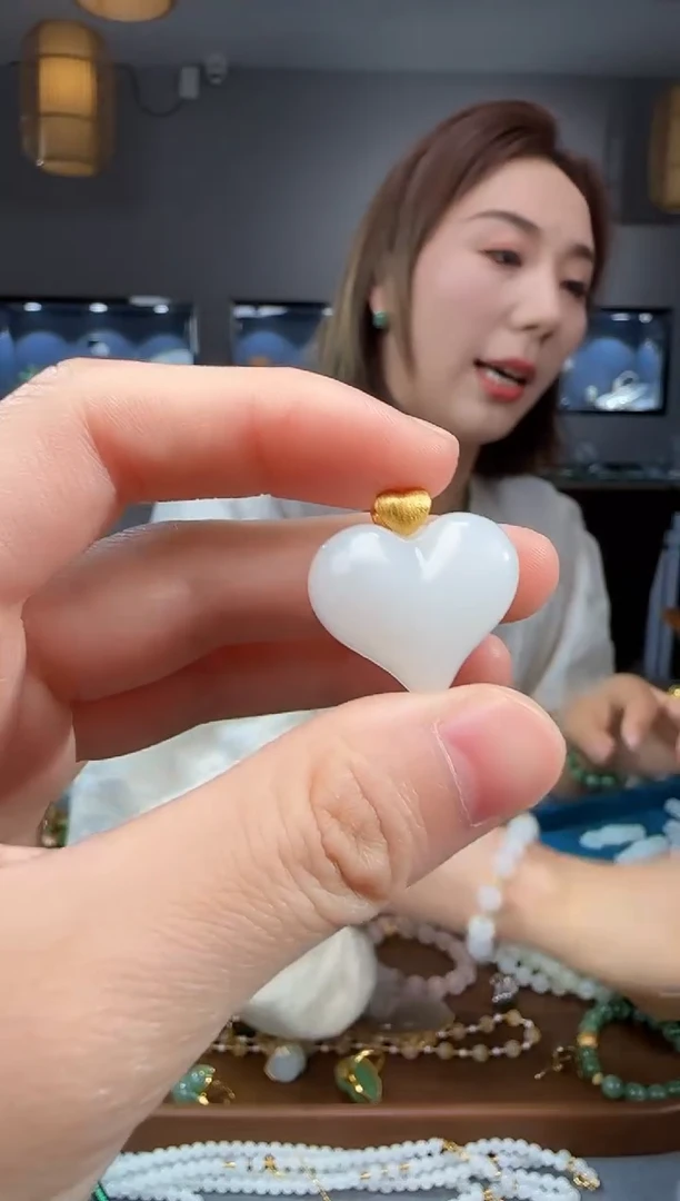 和田玉18K金镶嵌吊坠(不含链)小的