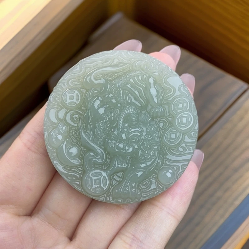 和田玉发财貔貅男款圆牌貔貅玉牌