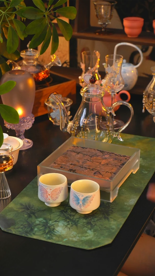 11纯手绘蝴蝶茶杯