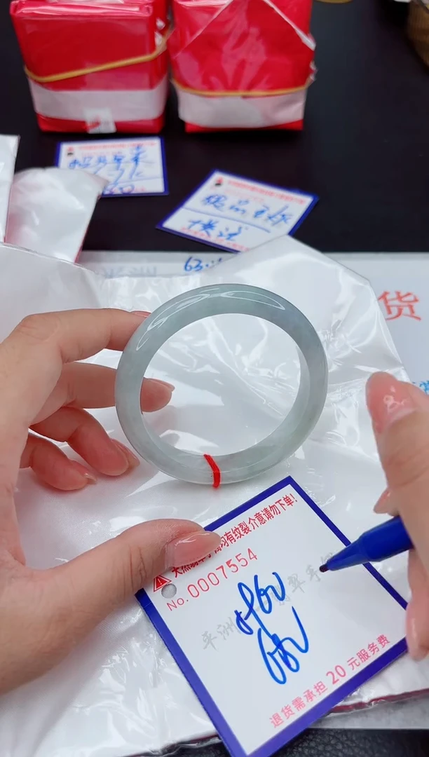 翡翠手镯未镶嵌1111111111111