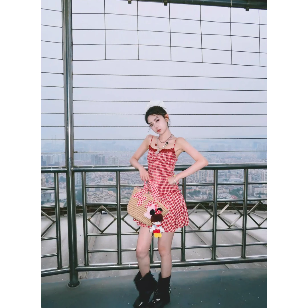 MARIE.COCO夏日明媚大方气质吊带连衣裙小众设计感格纹修身显瘦裙