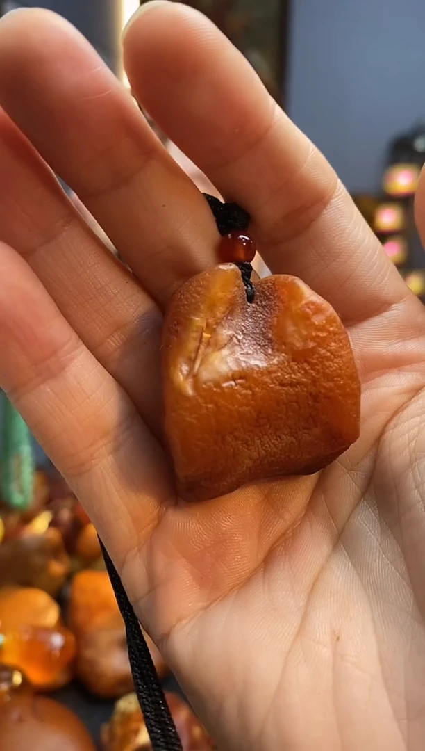 琥珀颈饰未镶嵌吊坠