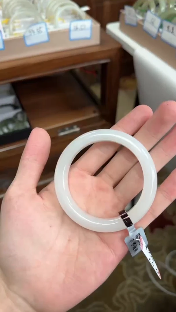 未镶嵌手镯和田玉57-