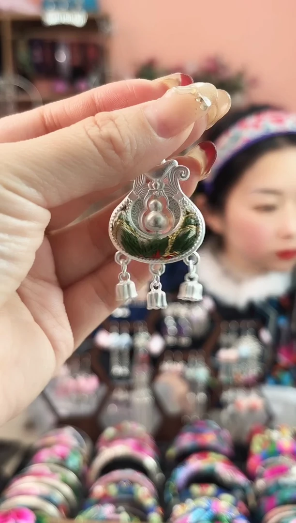 艺枝独绣手工饰品74