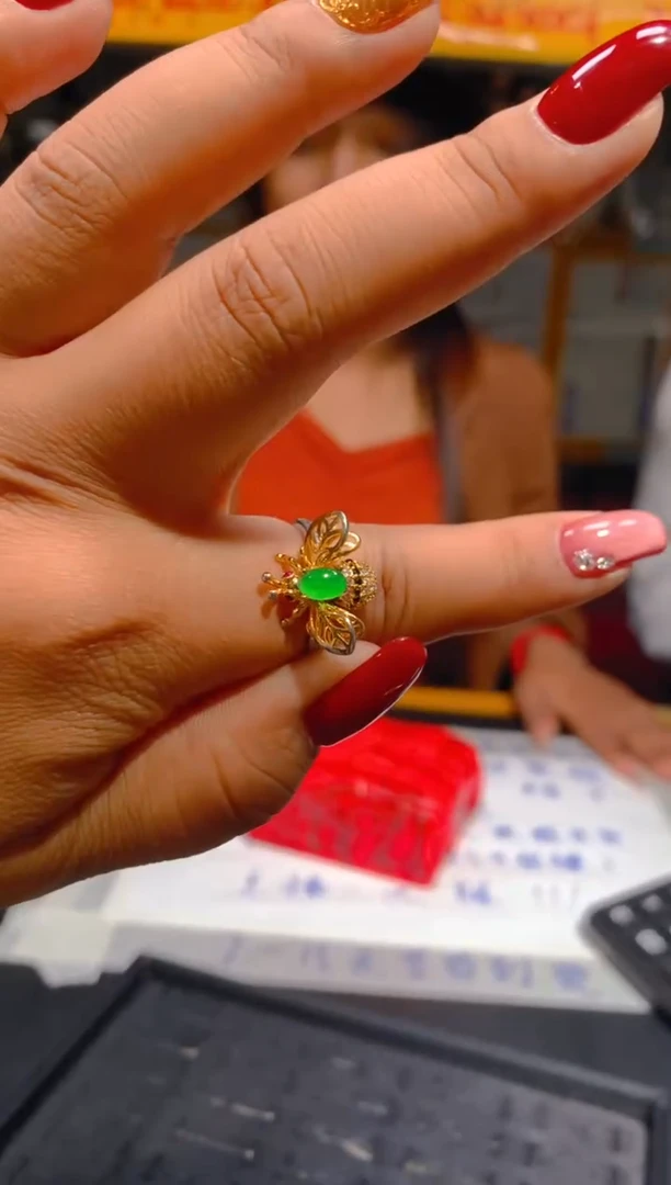 【闪购商品】定制翡翠未镶嵌57定制翡翠-多样性发货（发其一）