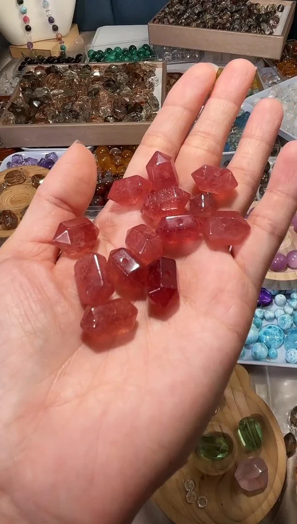 水晶手串未镶嵌草莓晶双尖宽卡10单颗