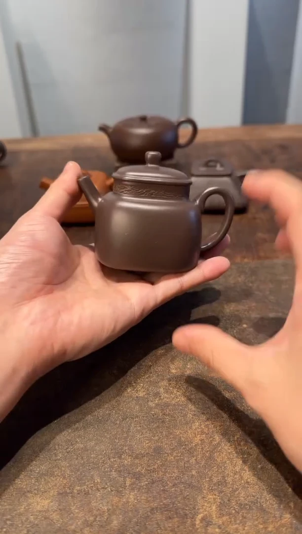 茶壶紫砂b****7四方言心