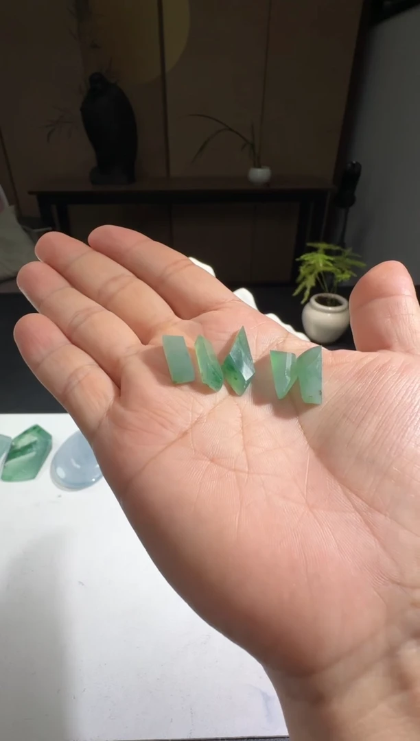 未镶嵌定制翡翠1****人缅甸A货翡翠