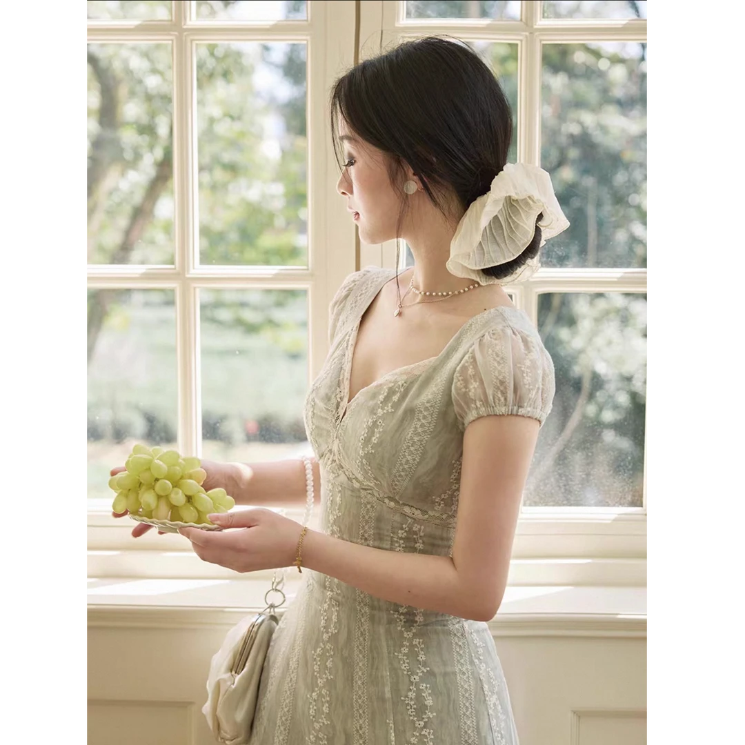 【芭蕾舞曲】法式复古白色蕾丝刺绣吊带连衣裙女夏长款修身收腰气质