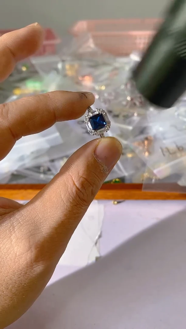 【闪购商品】水晶颈饰银S925镶嵌1074红宝，蓝宝，多样性发一件赠链