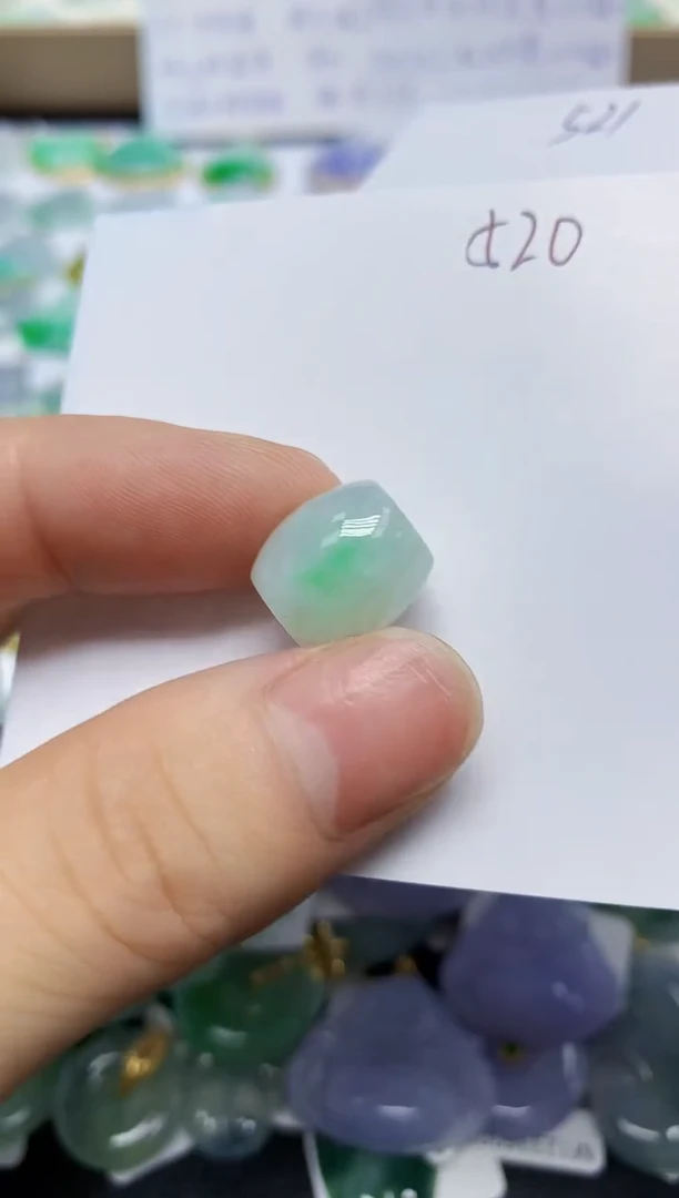 翡翠未镶嵌颈饰天然缅甸翡翠A货