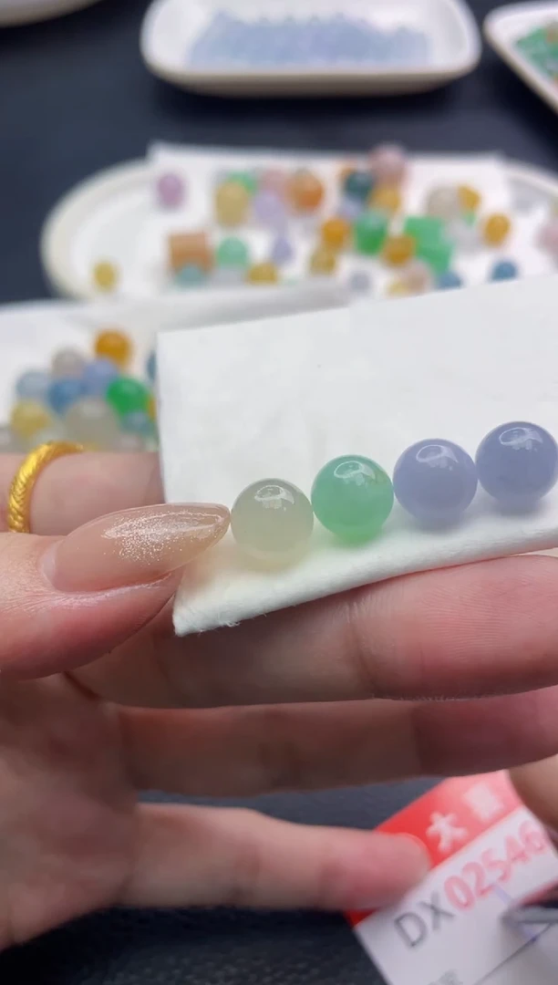 定制翡翠未镶嵌啧啧啧