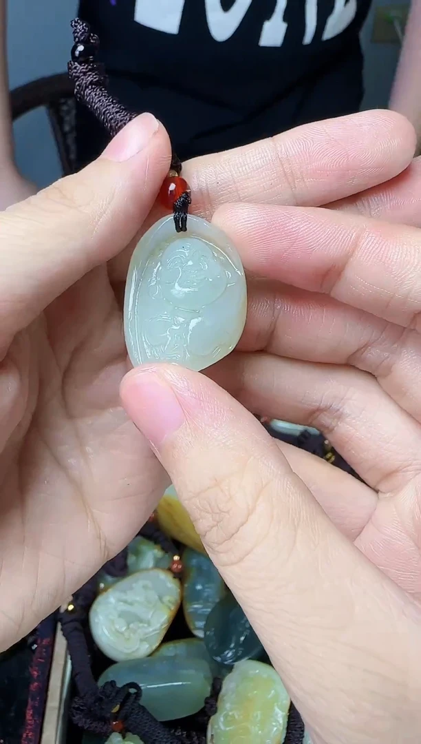 和田玉未镶嵌颈饰1