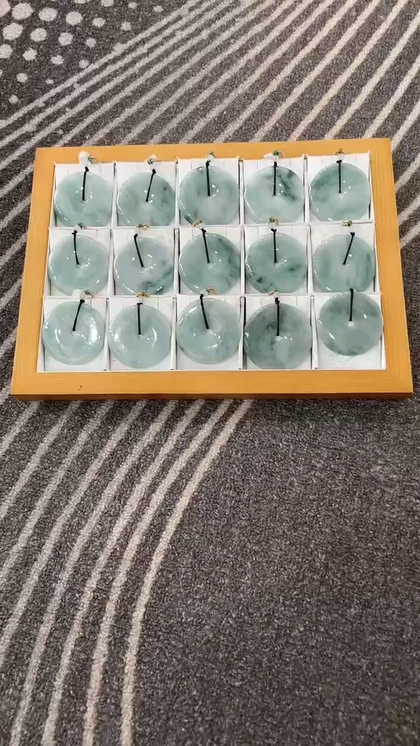 翡翠未镶嵌颈饰..../7/14/ 186多样性发其一