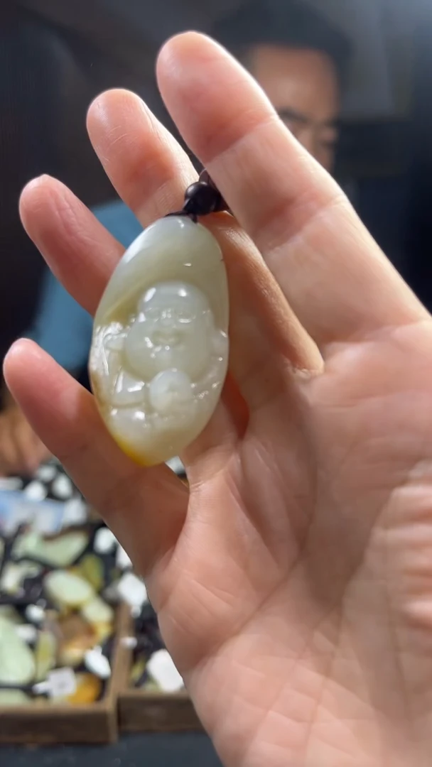 和田玉未镶嵌颈饰·