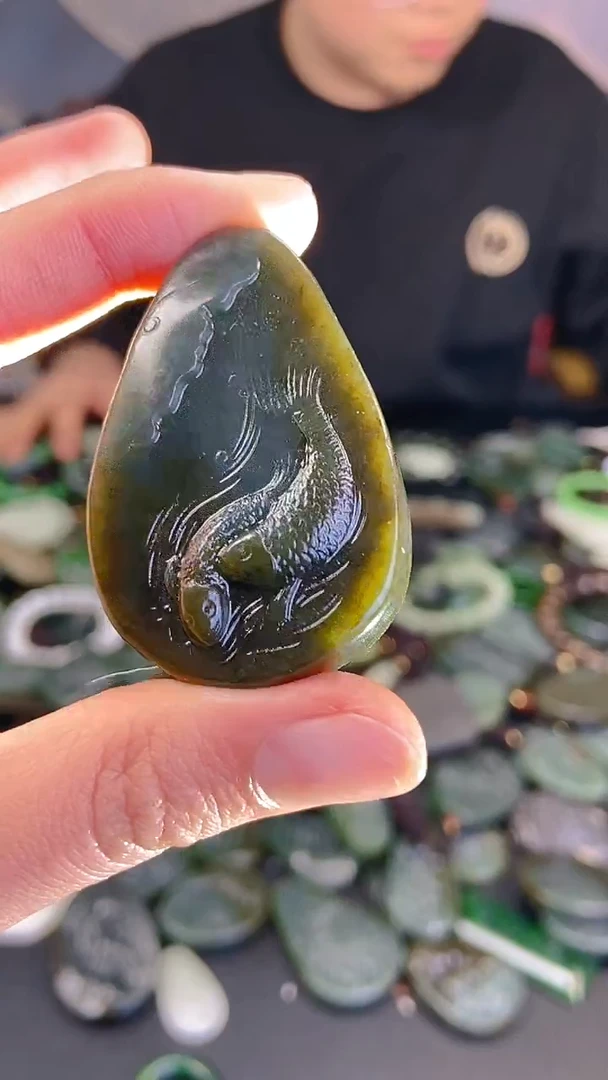 颈饰未镶嵌和田玉1