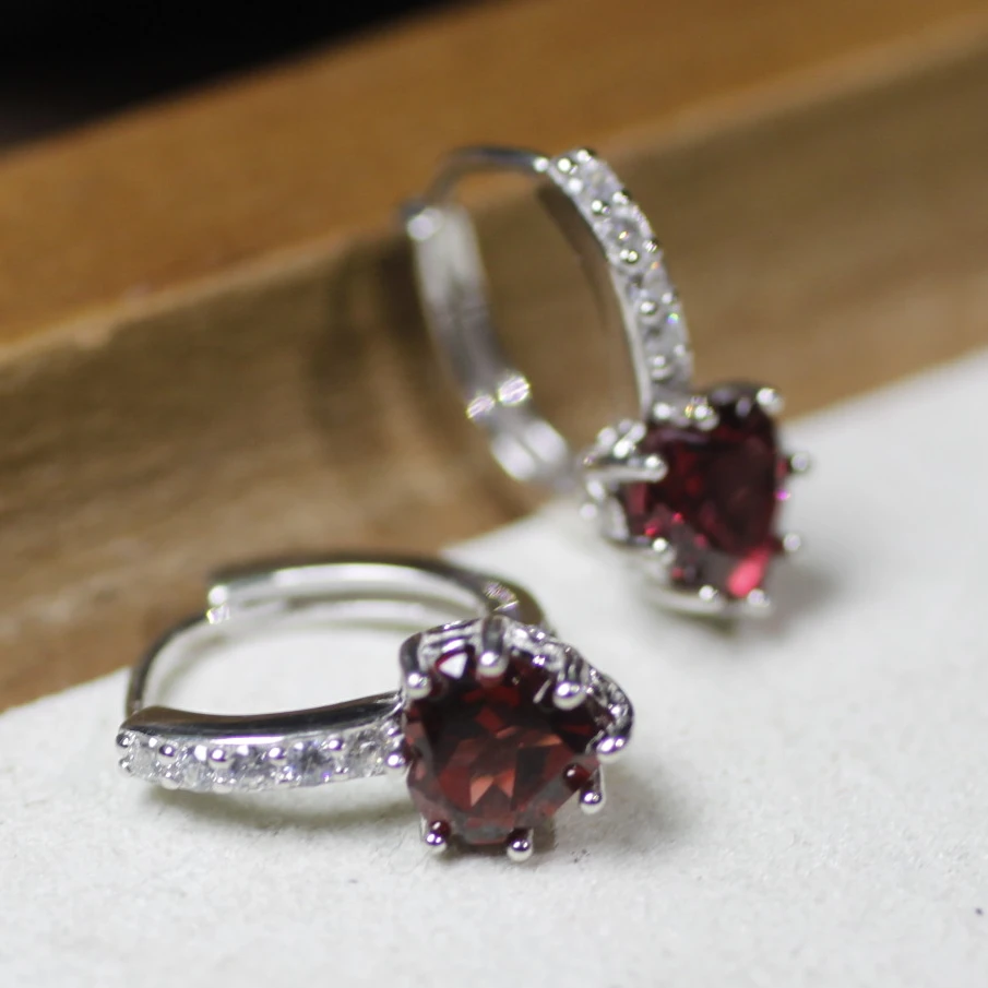 【略懂珠宝】s925设计款石榴石耳钉 JYDM24011837