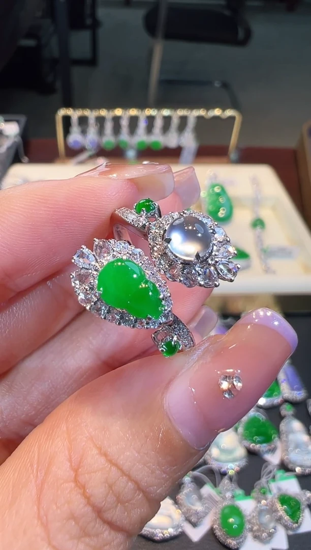 【闪购商品】翡翠戒指18K金镶嵌翡翠