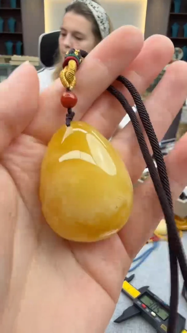 琥珀颈饰未镶嵌455秒拍号 假一罚三