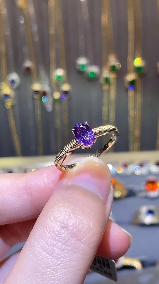 彩色蓝宝石戒指18K金镶嵌紫罗兰1.09ct