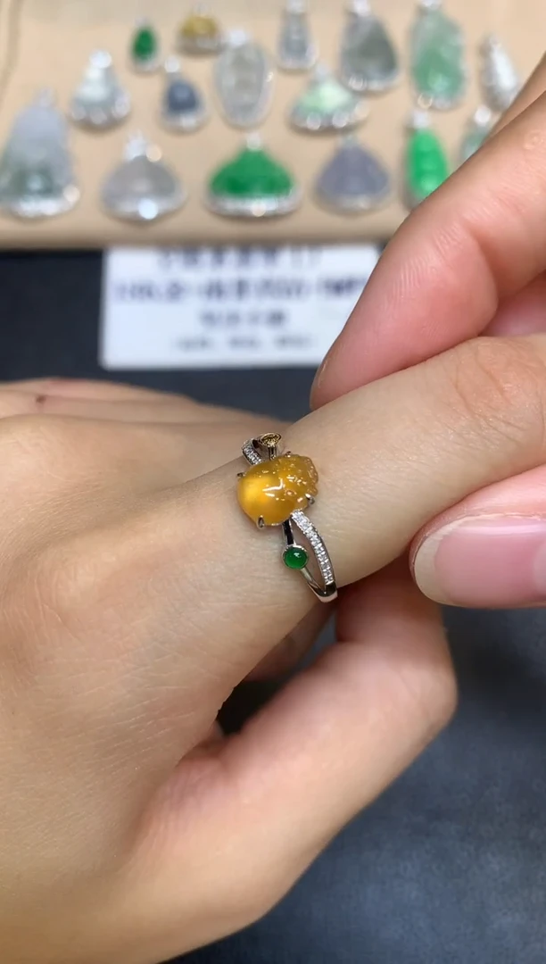 18K金镶嵌戒指翡翠貔貅【无服务费【48小时鉴赏期】