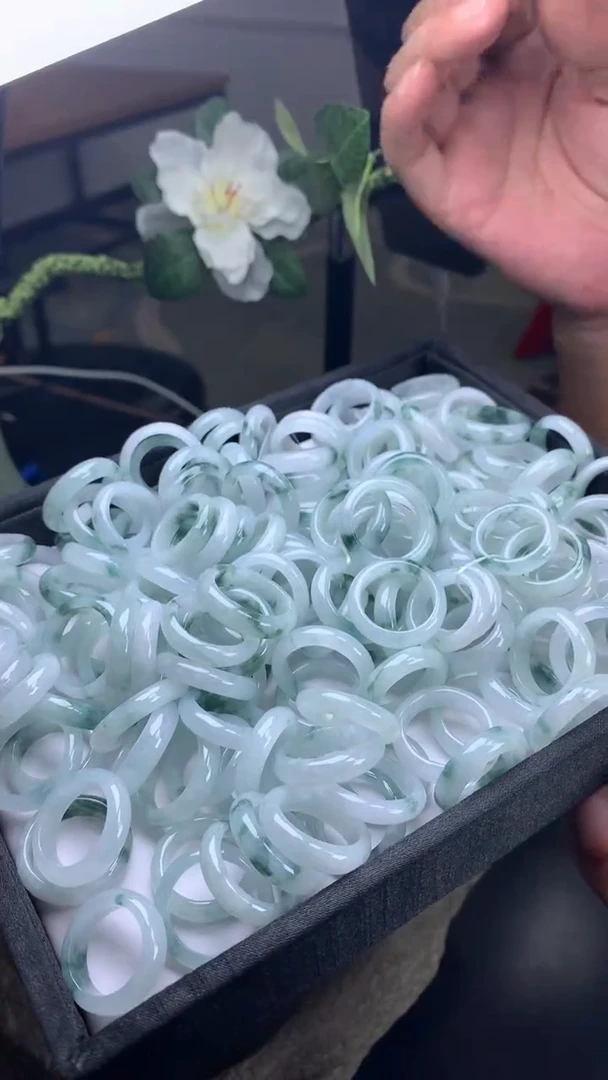 未镶嵌戒指翡翠飘花戒圈 拍下选尺寸 （多样性发一）