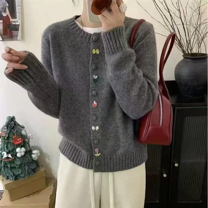 2025春季宽松百搭别致纽扣针织开衫外套慵懒风纯色洋气长袖毛衣L