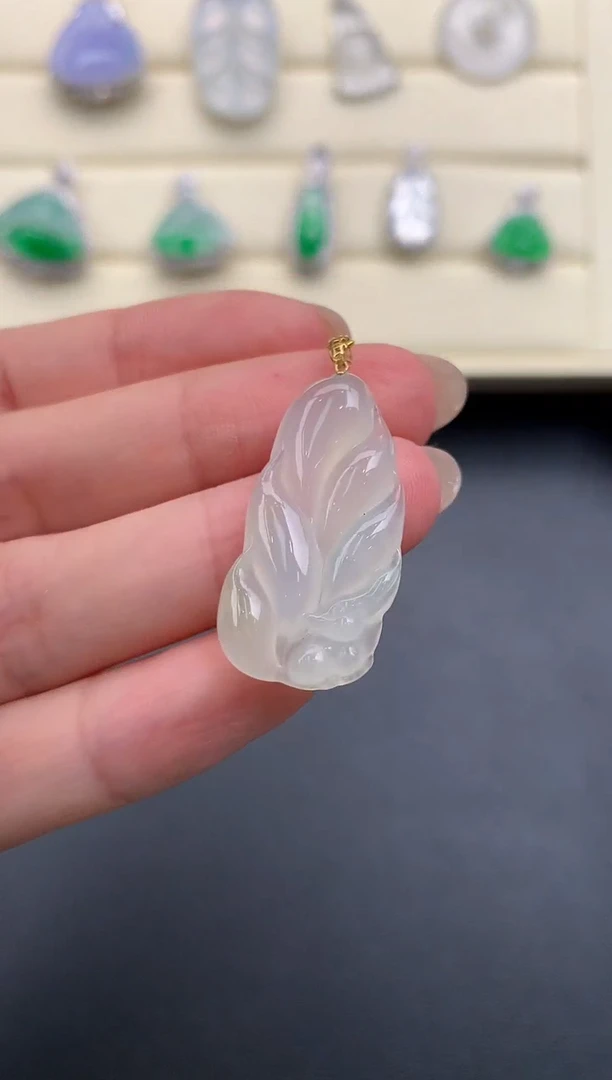 【闪购商品】翡翠颈饰18K金镶嵌Q384     