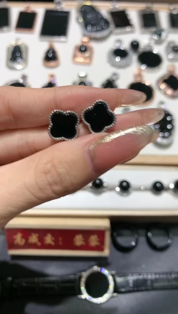 【闪购商品】翡翠吊坠(不含链)银S925镶嵌17多人多样性随机发货1件