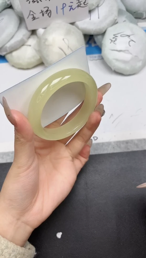 未镶嵌手镯石英质玉262-55-56